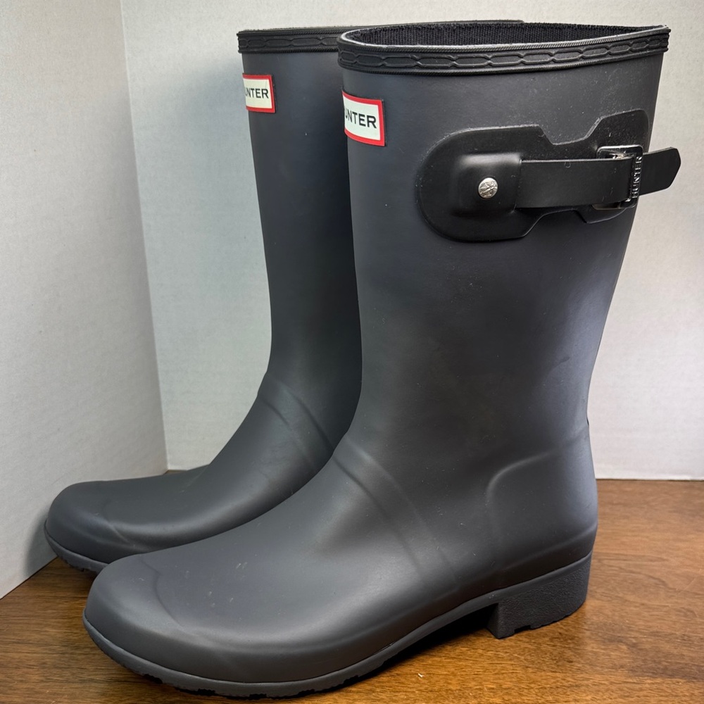 EUC Hunter Matte Black Mid-Height Rain Rubber Boots, Womens sz 11
